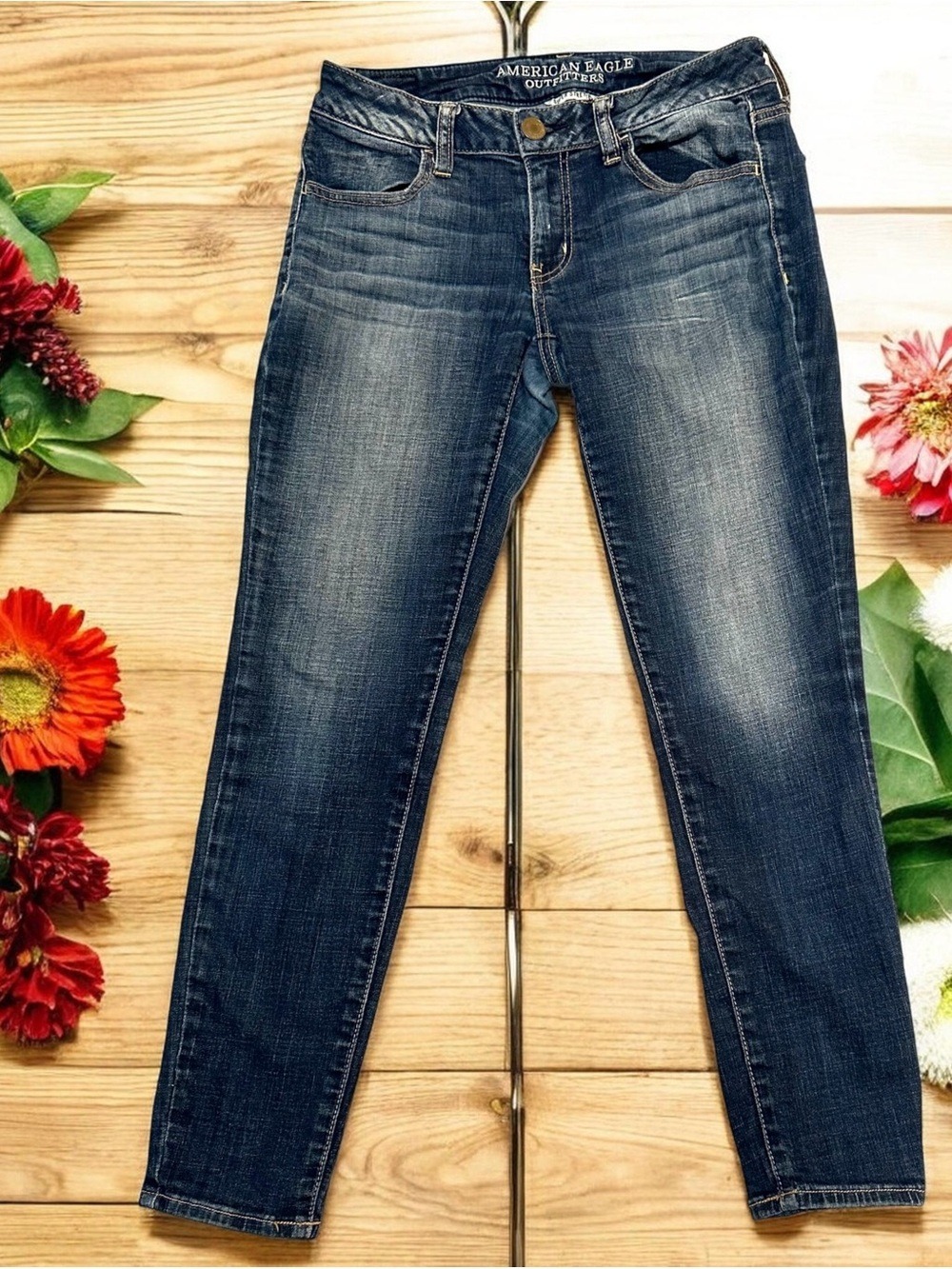 American Eagle Jeans Low Rise Denim Jegging Womens 6 SHORT Distressed
